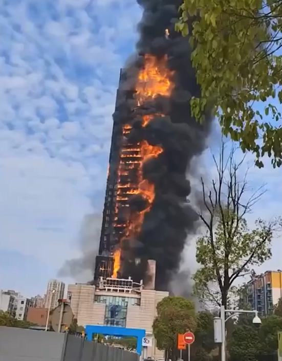 起火的長沙電信大樓，10天前剛發(fā)布消防維修招標(biāo)公告…