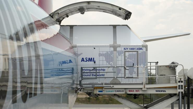 ASML狂賺500多億：“多余”的光刻機(jī)全都賣(mài)到了中國(guó)