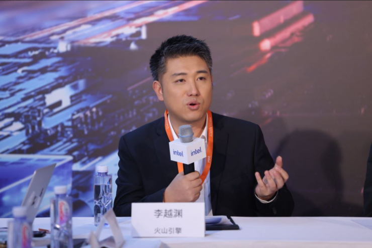 英特爾推出兩款全新處理器，AI PC元年大幕即將開啟！