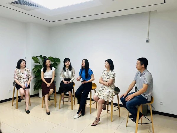 圓桌討論中，媒體與企業(yè)嘉賓就B2B傳播進(jìn)行了充分的討論