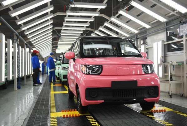 圖為奇瑞汽車的智能化車間。
