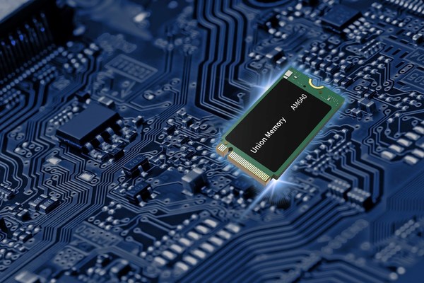 憶聯(lián)消費(fèi)級(jí)SSD AM6A0