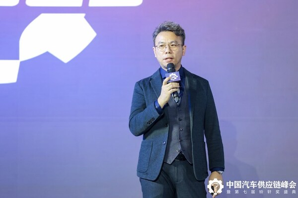 銳思華創(chuàng)CEO在中國(guó)汽車(chē)供應(yīng)鏈峰會(huì)發(fā)表演講，創(chuàng)新性光源將引領(lǐng)下一代以ARHUD為入口的人機(jī)交互變革