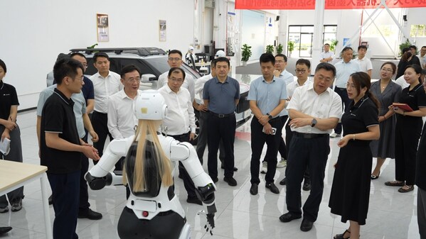國家工信部裝備一司及人才交流中心領(lǐng)導(dǎo)調(diào)研奇瑞墨甲機(jī)器人：肯定車企引領(lǐng)的具身智能創(chuàng)新路徑