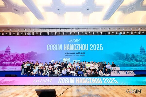 GOSIM大會工作人員合影
