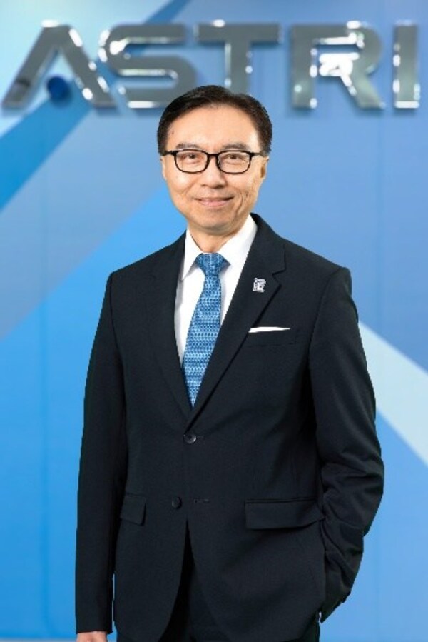 應(yīng)科院董事局主席李惠光工程師表示，新一份《施政報(bào)告》彰顯特區(qū)政府前瞻思維，為本港創(chuàng)科生態(tài)圈注入新動(dòng)力，有利產(chǎn)業(yè)以創(chuàng)新科技提升競(jìng)爭(zhēng)力、創(chuàng)造就業(yè)機(jī)會(huì)和為社會(huì)帶來實(shí)質(zhì)經(jīng)濟(jì)效益。